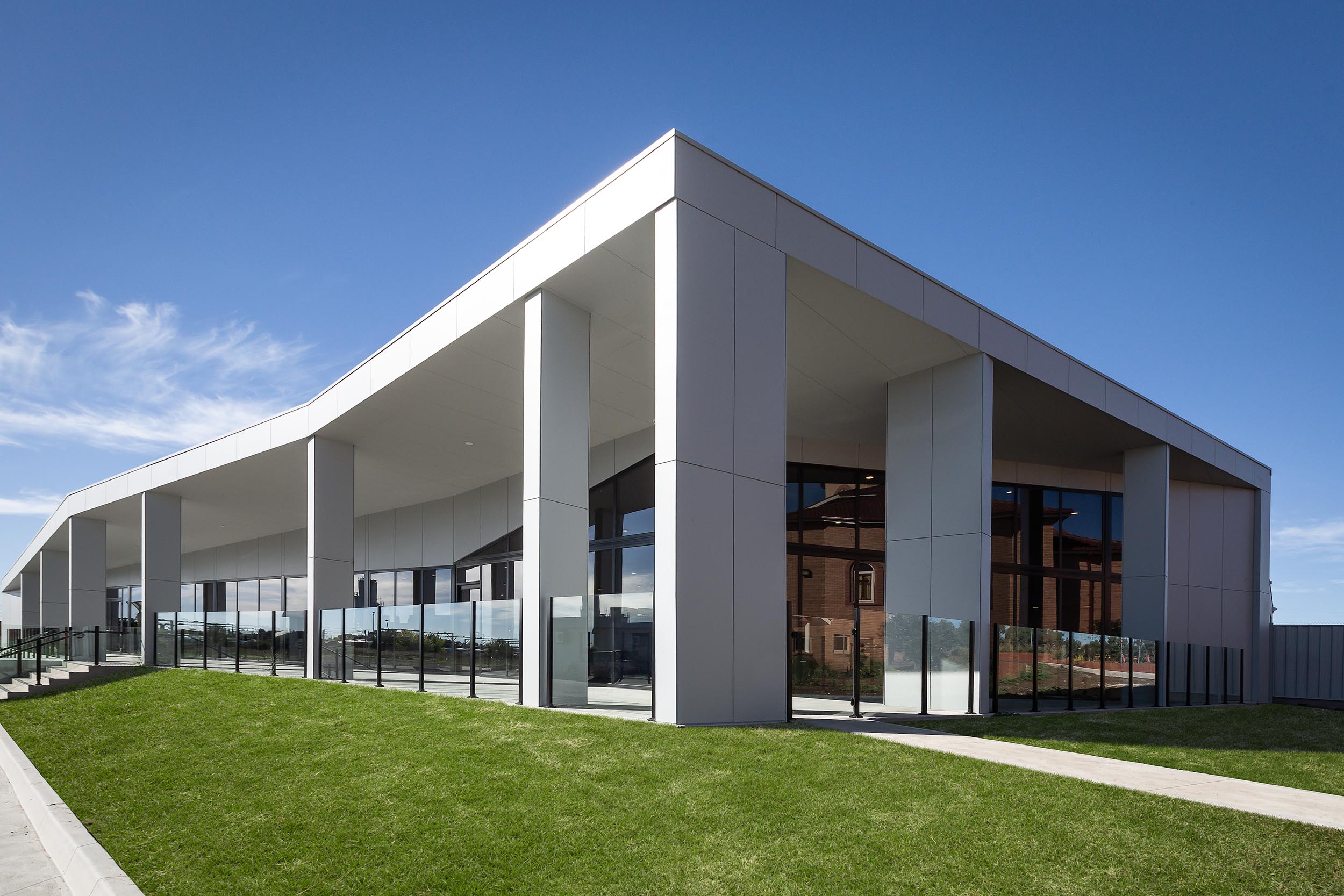 TECH607506_514_High_St_225